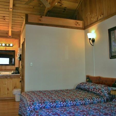 Black Bear Lodge Motel Slade 외부 사진