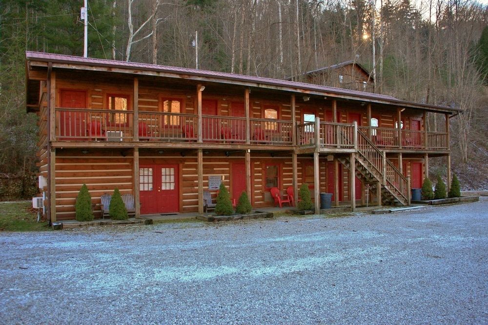 Black Bear Lodge Motel Slade 외부 사진