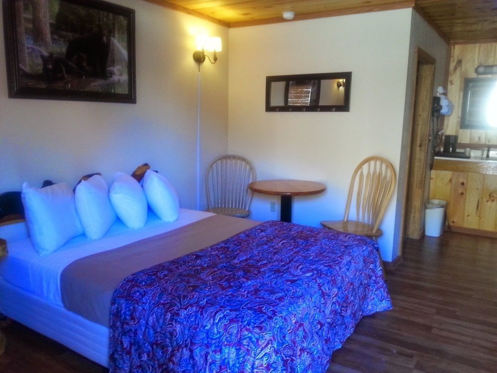 Black Bear Lodge Motel Slade 외부 사진