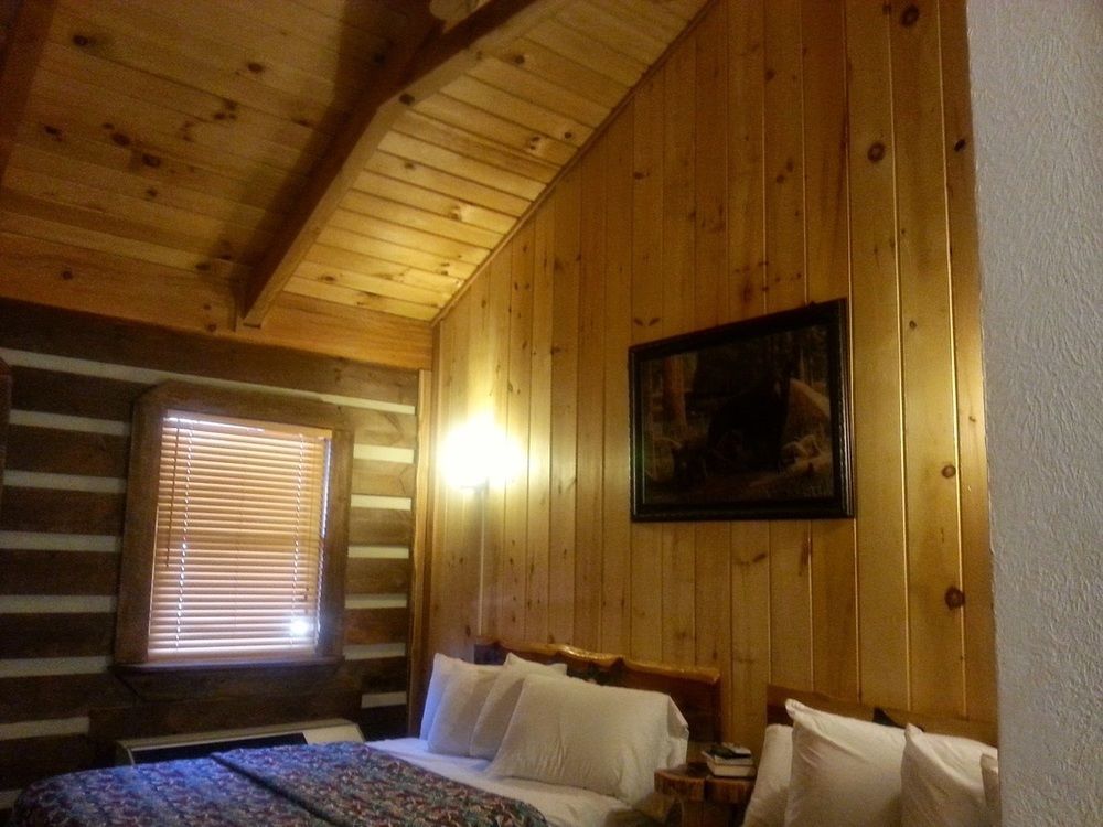 Black Bear Lodge Motel Slade 외부 사진