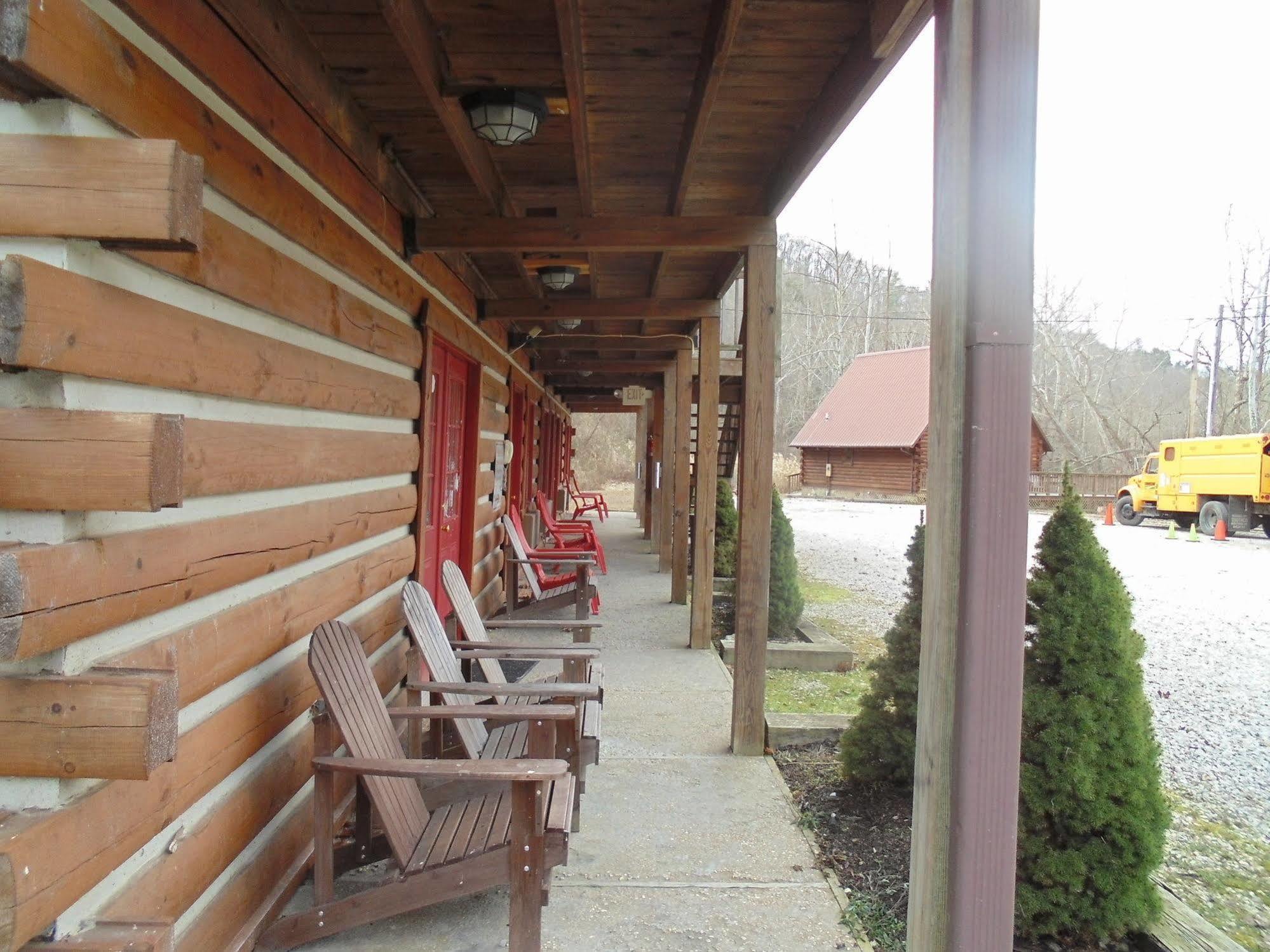 Black Bear Lodge Motel Slade 외부 사진